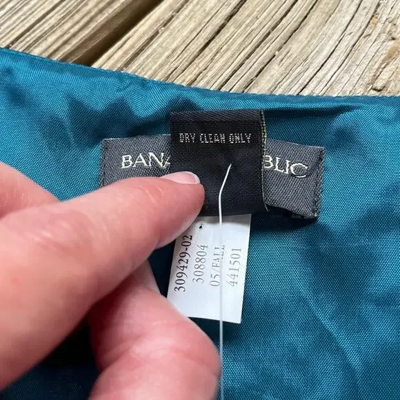 Banana Republic Turquoise 100% Silk Sleeveless Blouse Size 8. NEW - Picture 7 of 7